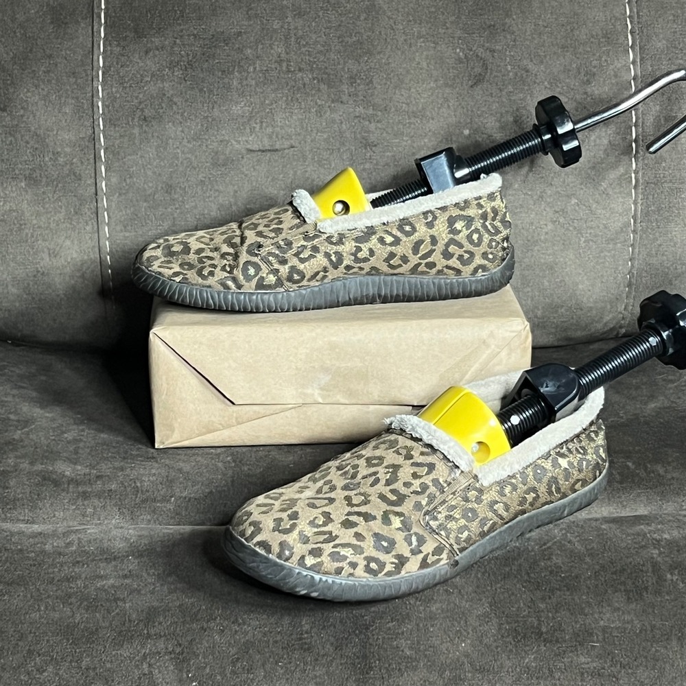 Vionic Women Slip-On Shoes Faux Fur Lined Orthotic Comfort Size 8 Leopard Print